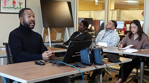 At the St. John’s Community Health clinic in South Los Angeles, Darryn Harris teaches health workers
about patients’ constitutional right to remain silent during immigration arrest