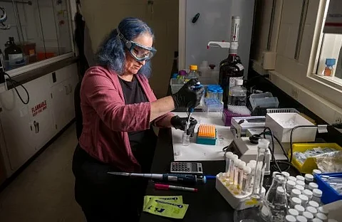 A women doing research in her lab