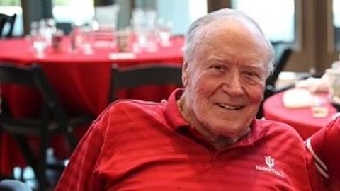 Dr. Bomba in red tshirt.