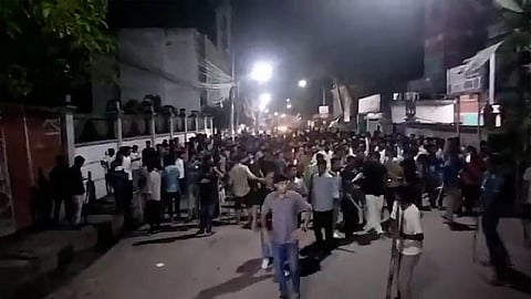 মধ্য রাতে উত্তাল বরিশাল বিশ্ববিদ্যালয় ও ব্রজমোহন (বিএম) কলেজ