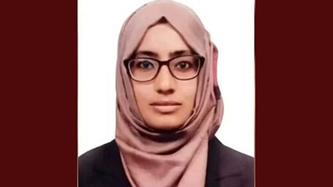 কোটায় চাকরি পায়নি, তবে বিধি লঙ্ঘন করেছে : বরখাস্ত হওয়া উর্মির মা