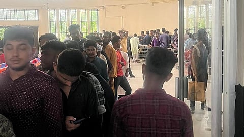নোয়াখালীতে পাসপোর্ট করানোর হিড়িক, নেই দালালের দৌরাত্ম্য