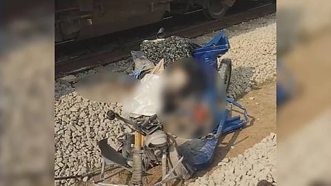 কুমিল্লায় ট্রেনের ধাক্কায় ৫ অটোরিকশা যাত্রী নিহত