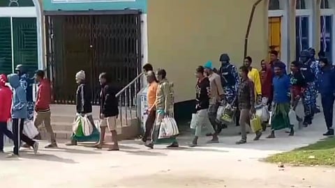 জেল থেকে ছাড়া পেয়ে দেশে ফিরছেন ৩১ ভারতীয় জেলে