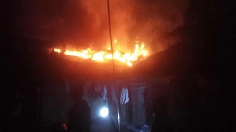 গাইবান্ধায় আদিবাসীর বাড়িতে দেয়া আগুন