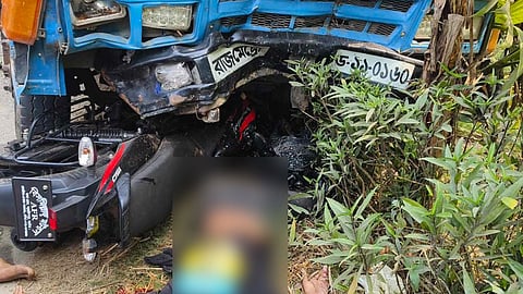 ট্রাকচাপায় প্রাণ গেল ৩ মোটরসাইকেল আরোহীর