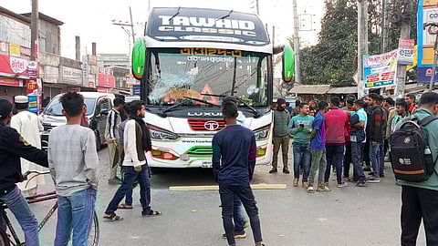 বরিশালে সব রুটে বাস চলাচল বন্ধ