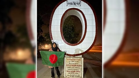 টেকনাফ থেকে তেঁতুলিয়া পায়ে হেঁটে ভ্রমণ তরুণী তাহুরা