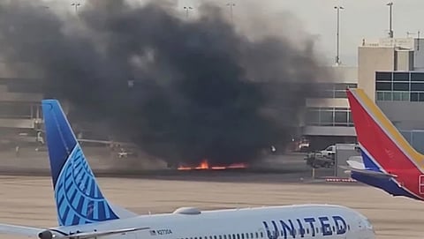 যাত্রীবাহী বিমানে আগুন, অল্পের জন্য রক্ষা ২৯৪ আরোহীর