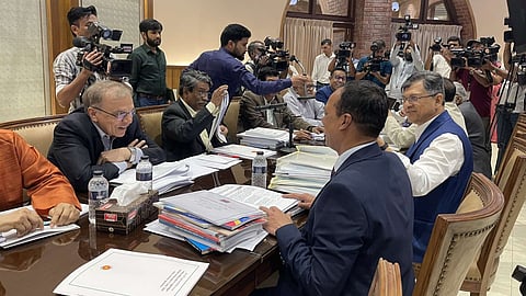 প্রধান উপদেষ্টার দিকনির্দেশনা মেনেই করা হচ্ছে বৈঠক: ড. আলী রীয়াজ