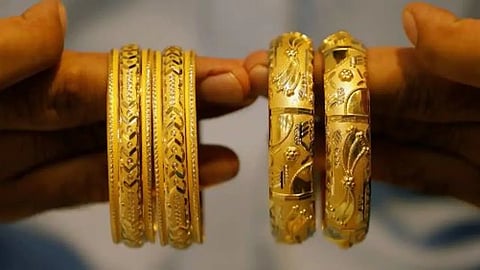 ২৪ ঘন্টার ব্যবধানে স্বর্ণের ভরিতে বাড়লো ৫৩৪২ টাকা