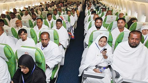 ৩৯৮ হজযাত্রী নিয়ে সৌদির পথে প্রথম ফ্লাইট
