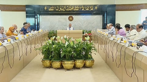 ড. ইউনূসের সভাপতিত্বে অনুষ্ঠিত হচ্ছে উপদেষ্টা পরিষদের সভা