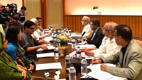 জাতীয় ঐকমত্যে আসতে রাজনৈতিক দলগুলোকে ছাড় দিতে হবে: আলী রীয়াজ