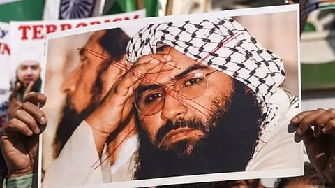 ভারতের হামলায় মাসুদ আজহার পরিবারের ১০ সদস্য নিহত: বিবিসি