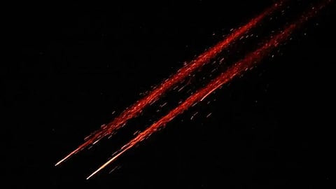 ইসরাইলে নতুন করে মিসাইলের বহর ছুঁড়ল ইরান