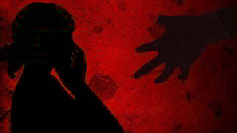 চলন্ত বাসে কলেজছাত্রীকে সংঘবদ্ধ ধর্ষণের অভিযোগ, চালক আটক