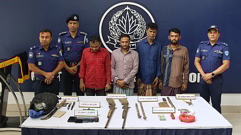 ডাকাতি করে পালানোর সময় ৪ ডাকাত সদস্য গ্রেপ্তার