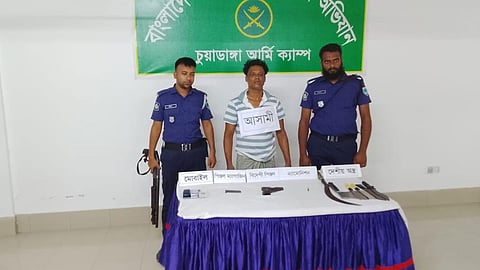 যৌথ অভিযানে অস্ত্রসহ যুবদল নেতা আটক