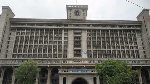 ৪০ দিন পর খুলল নগর ভবন, প্রশাসকের কক্ষে এখনো তালা