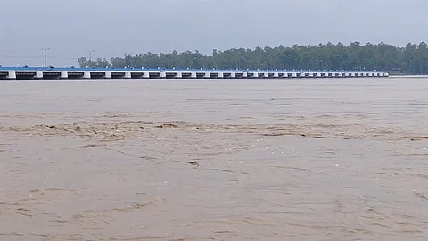 তিস্তার পানি বাড়ছে, বন্যার শঙ্কা