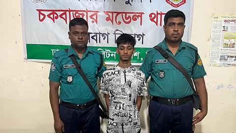 চকবাজারে ফার্মেসী মালিকের উপর ছুরিকাঘাতের ঘটনায় হামলাকারী গ্রেফতার
