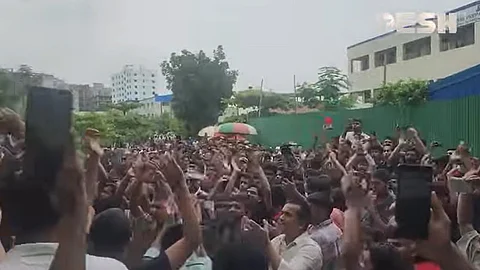 মাইলস্টোন কলেজে তোপের মুখে আসিফ নজরুল ও শফিকুল আলম