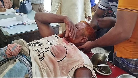গরুর ঘাস খাওয়াকে কেন্দ্র করে দুই পক্ষে সংঘর্ষ, গুলিবিদ্ধ ৬