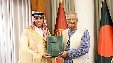 প্রধান উপদেষ্টাকে আমন্ত্রণ জানালেন সৌদি যুবরাজ