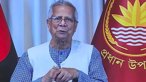 ঝুঁকি নিয়ে আহতদের সেবা দেওয়া চিকিৎসকরা ‘জুলাইয়ের নায়ক’ -প্রধান উপদেষ্টা