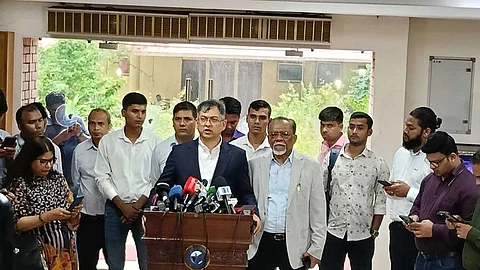 নির্বাহী বিভাগের কর্তৃত্ব খর্ব করা চলবে না : সালাহউদ্দিন আহমেদ