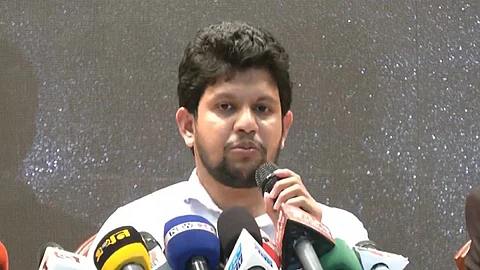 ফাইল তদবির ও লবিংয়ের অভিযোগের জবাব দিলেন তথ্য উপদেষ্টা