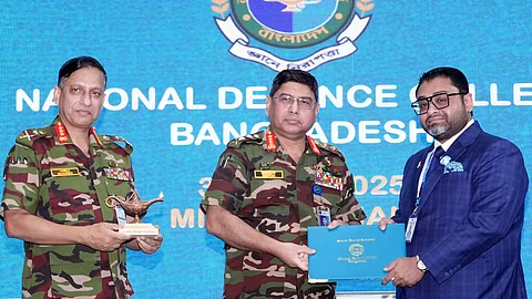ক্যাপস্টোন লিডারশিপ কোর্সের বিশেষ স্বীকৃতি অর্জন করলেন শেলটেকের এমডি