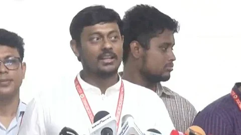 সামরিক আর দলীয় পোশাকে আবৃত ইসি: নাসীরুদ্দীন