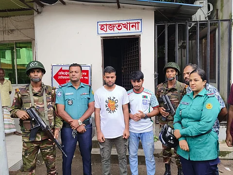 জাল ক্লিয়ারেন্স তৈরি চক্রের দুই সদস্য গ্রেফতার: ছয় মাসের কারাদণ্ড