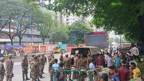 জুলাই ঘোষণাপত্র ঘিরে নিশ্ছিদ্র নিরাপত্তায় মানিক মিয়া অ্যাভিনিউ