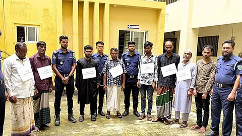 নৌপথে চাঁদাবাজি, সমন্বয়ক পরিচয়দানকারীসহ আটক ৭