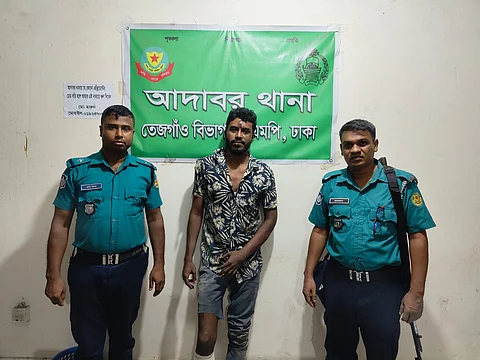 বাসে অগ্নিসংযোগের চেষ্টা; গ্রেফতার ০১
