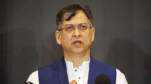 গুলশানের ঘটনায় উপদেষ্টা জড়িত কিনা, স্পষ্ট করা দরকার: সালাহউদ্দিন আহমদ