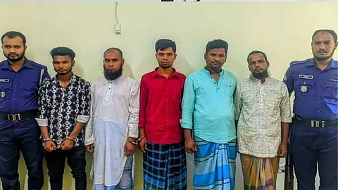 সাদা পাথর লুটের ঘটনায় গ্রেফতার ৫