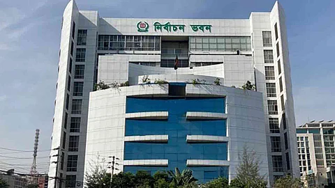 ৮৫ কর্মকর্তাকে পুনর্বহাল করে প্রজ্ঞাপন জারি ইসির