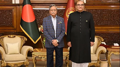 রাষ্ট্রপতির কাছে পরিচয়পত্র পেশ করলেন পাকিস্তানের হাইকমিশনার