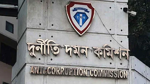 এনবিআরের শীর্ষ ১৭ কর্মকর্তার সম্পদের হিসাব চাওয়ার সিদ্ধান্ত দুদকের