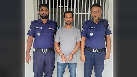 ছাত্র-জনতা হত্যা মামলায় সাবেক জাবি শিক্ষক গ্রেপ্তার