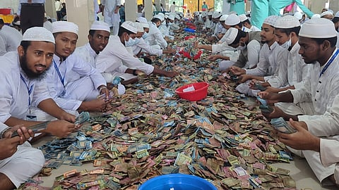 পাগলা মসজিদের দানবাক্সে মিলল ৩২ বস্তা টাকা