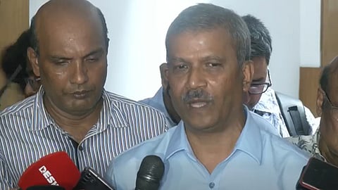 জরুরি অবস্থা বা তত্ত্বাবধায়ক সরকারের সম্ভাবনার বিষয়ে অবগত নই: আইন উপদেষ্টা