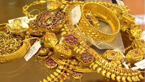সব রেকর্ড ভেঙে দেশের বাজারে স্বর্ণের নতুন দাম