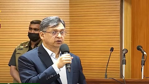 সংসদের বাইরে সংবিধান সংশোধন হতে পারে না: সালাহউদ্দিন আহমদ