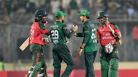 অঘোষিত সেমিফাইনালে রাতে পাকিস্তানের মুখোমুখি হচ্ছে বাংলাদেশ