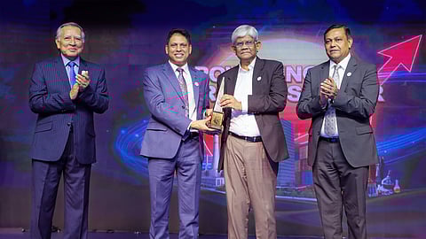 বাংলাদেশ বিজনেস অ্যাওয়ার্ডে আবারো বর্ষসেরা প্রতিষ্ঠানের সম্মাননা পেলো ওয়ালটন